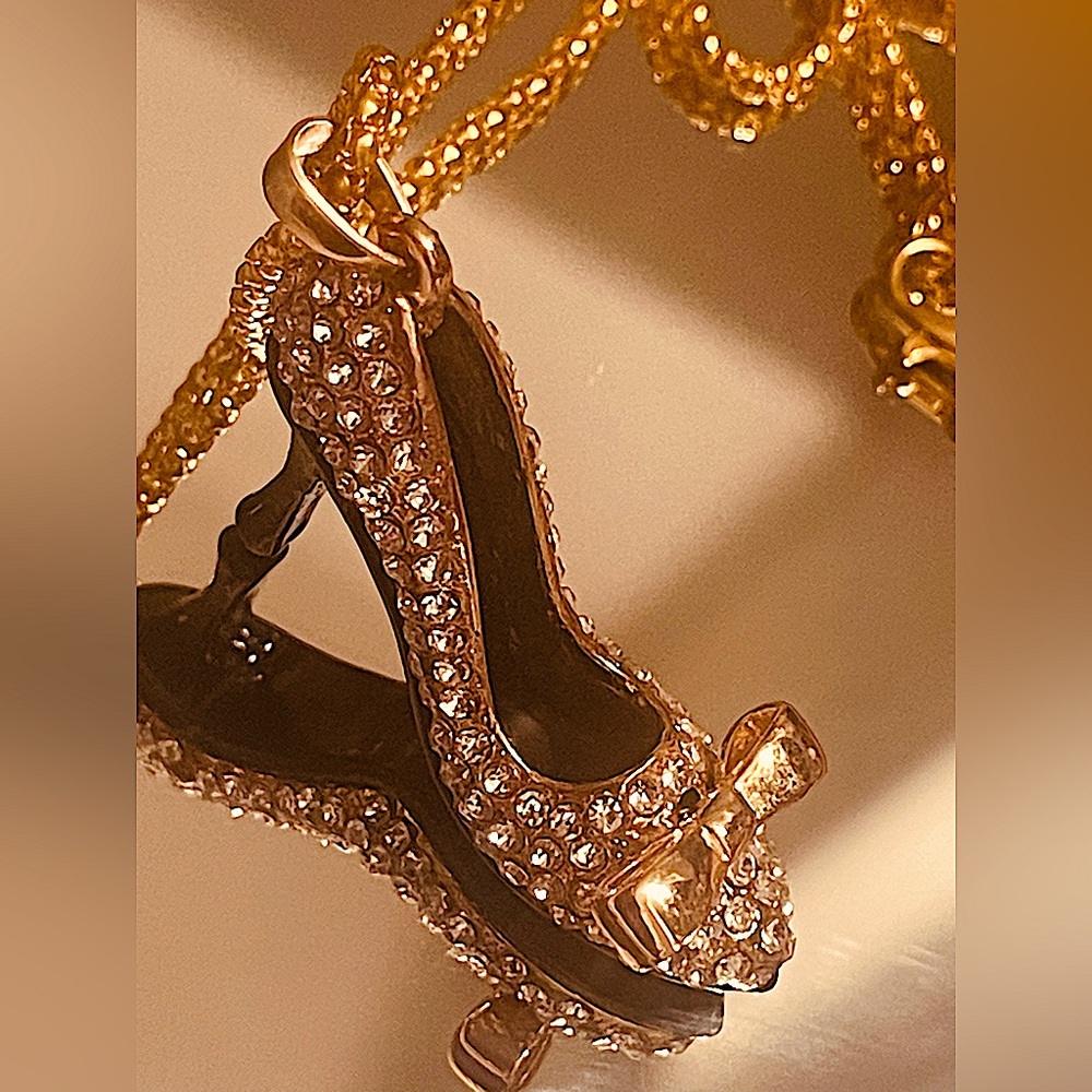 Rhinestone high heel shoe charm necklace crystal bling gold & shiny gold bow